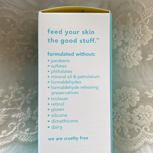 •Tula• Signature Glow Refreshing & Brightening Face Mist - Picture 5 of 11